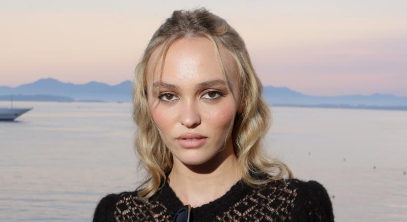 Lily-Rose Depp igazi kaméleon: Johnny Depp lányát nem biztos, hogy felismered a címlapon