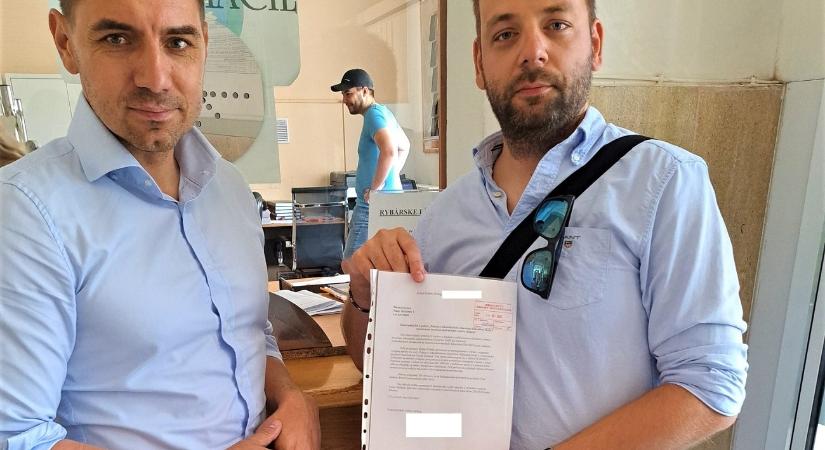 Leadták a lévai magyar iskola tornaterme felújítását szorgalmazó petíciós íveket
