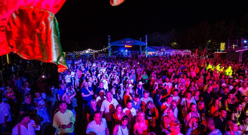 Tilla gyerekkorában úttörőtáborba járt a Balatonhoz
