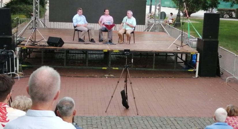 Az orosz-ukrán konfliktusról beszélgettek a Kossuth téren