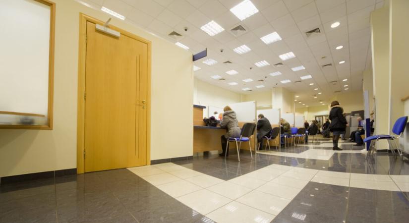A bank a fiókok harmadát fogja megszüntetni