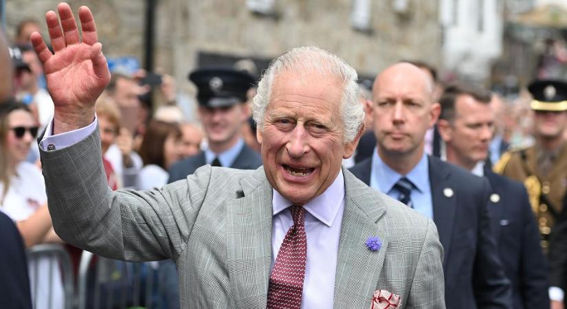 Károly király nagy emelést kap a brit adófizetőktől