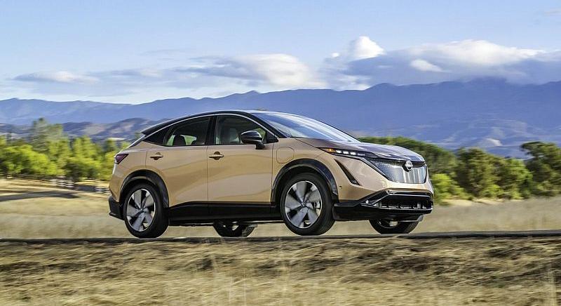 A Nissan is a Tesla töltőire voksol