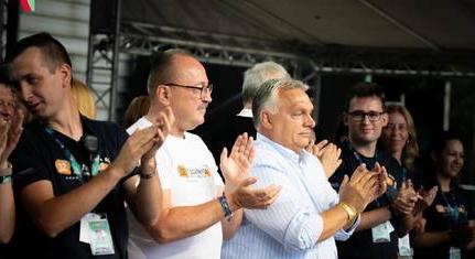 Tusványos legnagyobb eredménye: Orbán élőben látott egy medvét