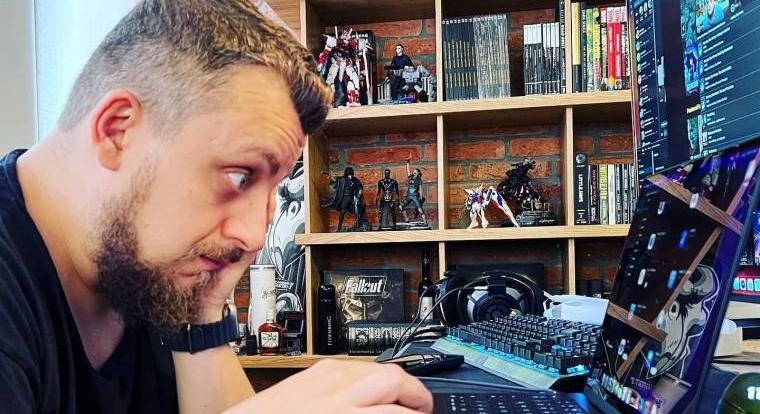 Napi büntetés: TheVR Pisti hangján énekel Gáspár Lacit az MI