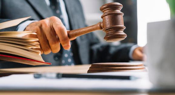 Kemény bírságot szabott ki egy bennfentesre a jegybank