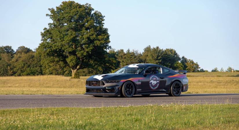 Jön a csak pályára tervezett Ford Mustang Dark Horse R