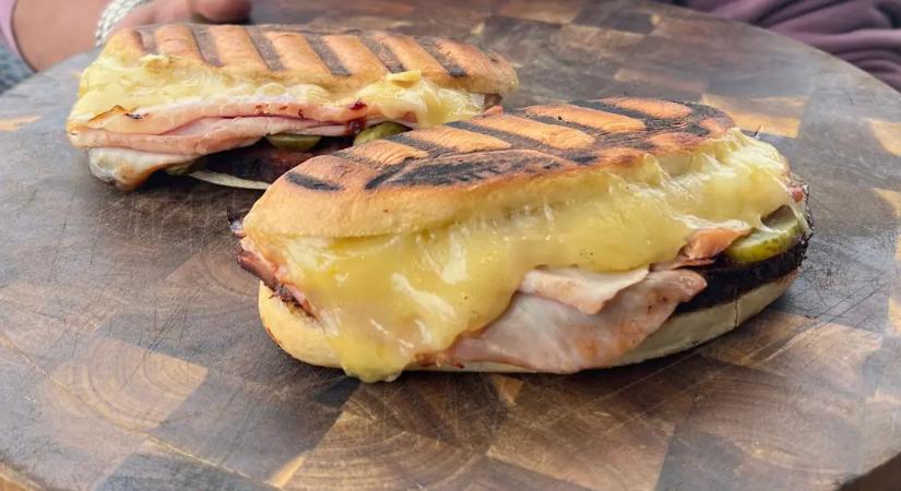 Füstölt Cubano szendvics a grillről