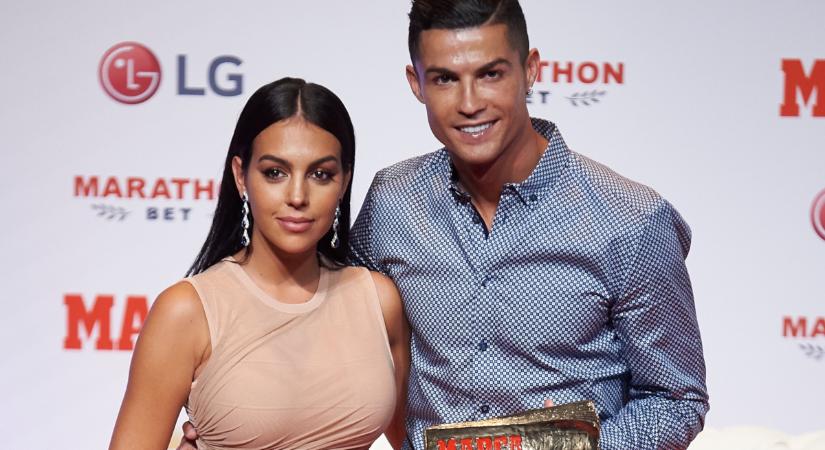 Cristiano Ronaldo barátnője észbontóan nőies: Sophia Loren inspirálta a divatfotókat