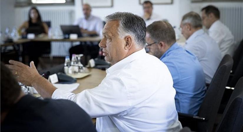 A komoly államosításba kezdene az építőiparban, és nem áll le a vendégmunkások áradata sem