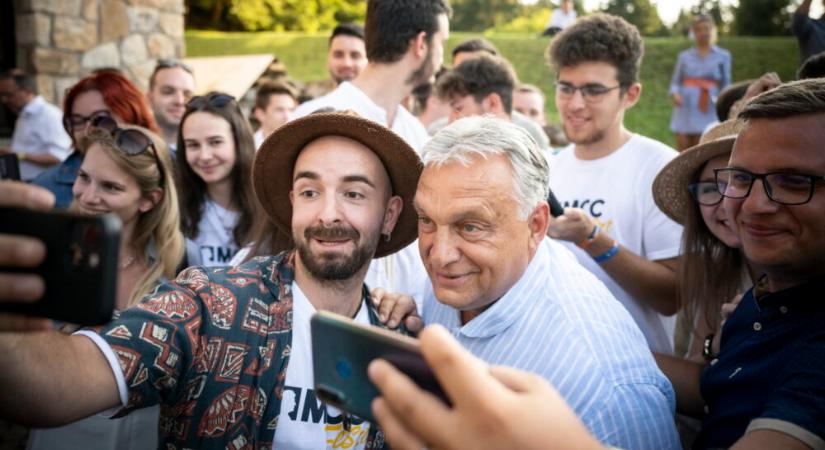 A neten is népszerűbb a jobboldal