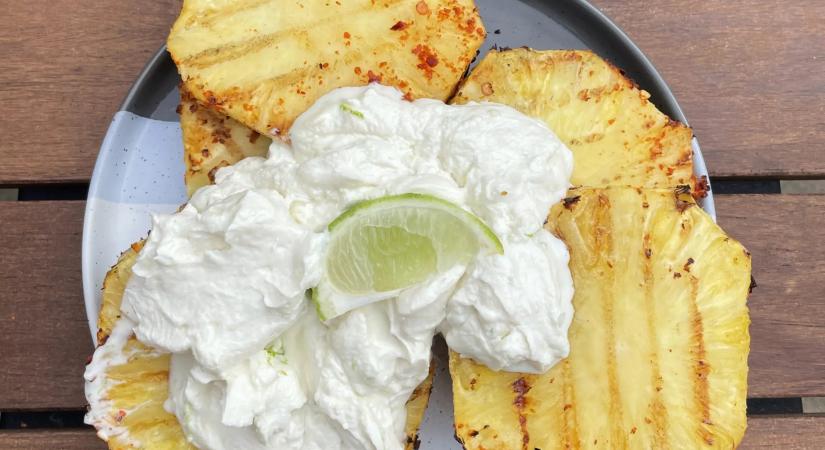 Rumos-chilis ananázs mézes mascarpónéval