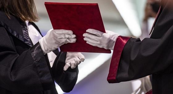 Oktatáskutató: A ponthatárok nagy szórásával differenciálódnak a diplomák