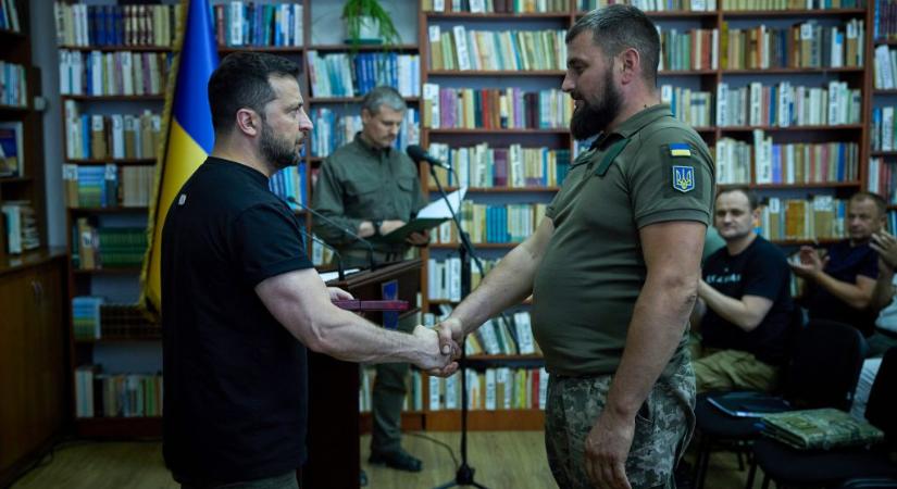 Korrupcióval vádolnak egy ukrán hivatalnokot, aki hadkötelezetteknek segíthetett elszökni Ukrajnából