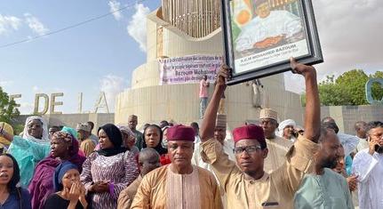 A Nigerből „kimenekített" magyar turista szerint túlzás Szijjártó szóhasználata