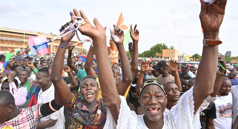 Lejárt az ultimátum, de a nigeri junta nem adta jelét meghátrálásnak