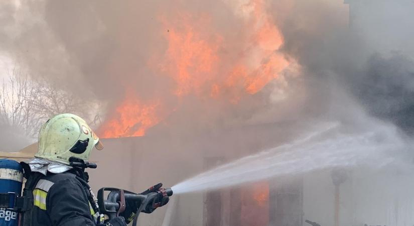 Felcsaptak a lángok egy hernádkércsi lakóházban