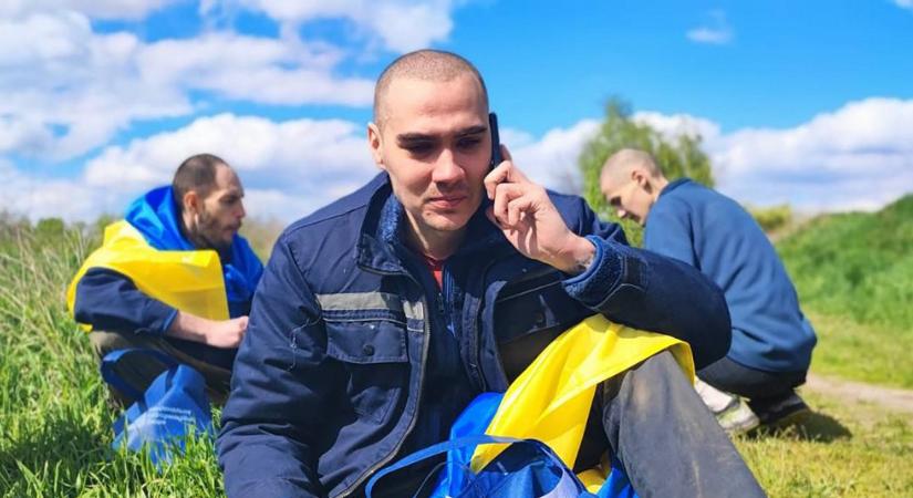 Újabb ukrán katonák tértek haza orosz fogságból