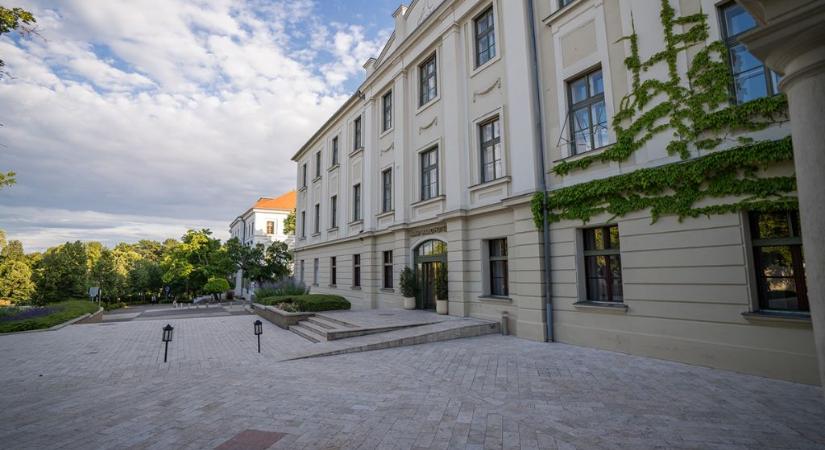 Időtlen luxus Balatonfüreden – Újra megnyitotta kapuit az Anna Grand Hotel!