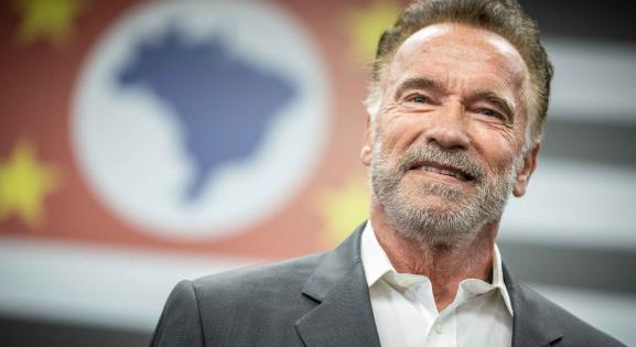 A diszlexiás Schwarzeneggert az iskolában még megbüntették felolvasás után