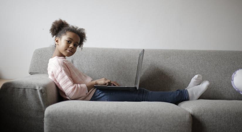 Fél év alatt 261 jogsértő internetes tartalmat szűrt ki a Nemzetközi Gyermekmentő Szolgálat