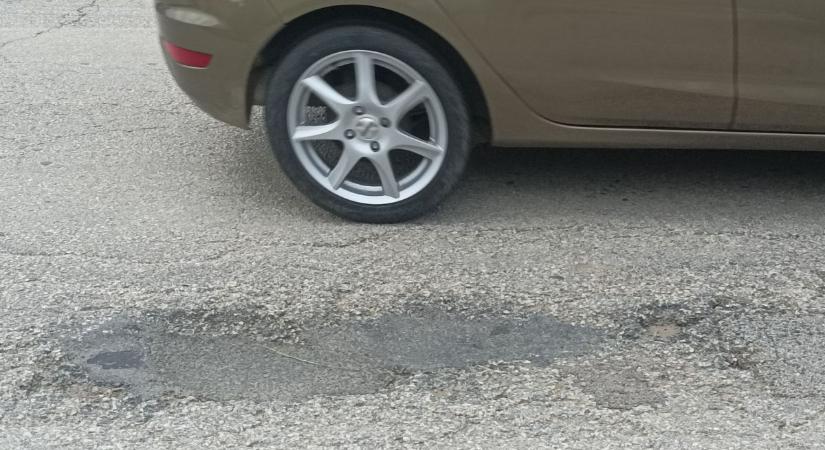 Továbbra is dallamtalan utakon kell járni Fejérben