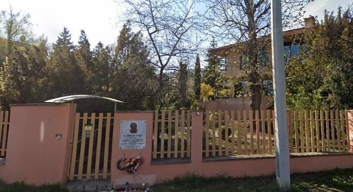 Eladják az örökösök Torgyán József budai villáját