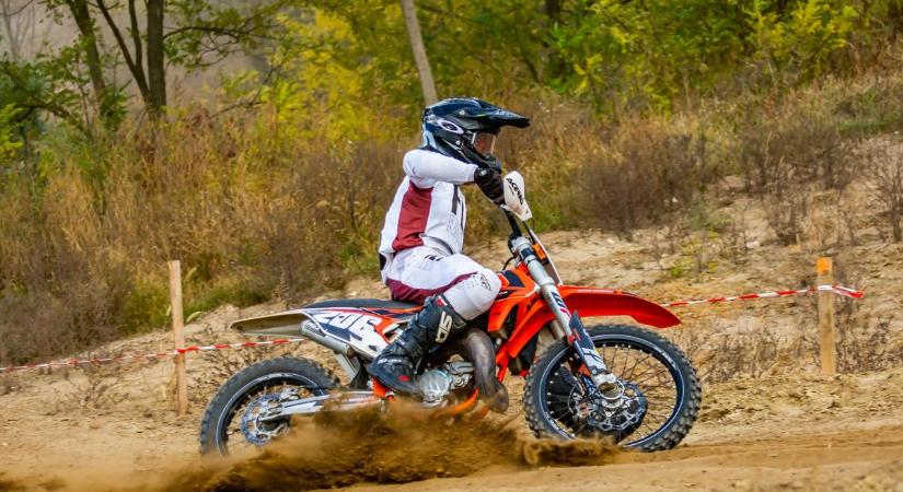 Gyűjtést szerveznek a lebénult motorosnak