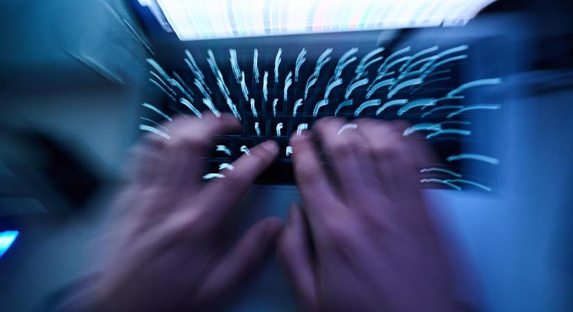 Hackerek feltörték az az Igazságügyi Minisztérium egyik honlapját – Román zászló lobogott az oldalon