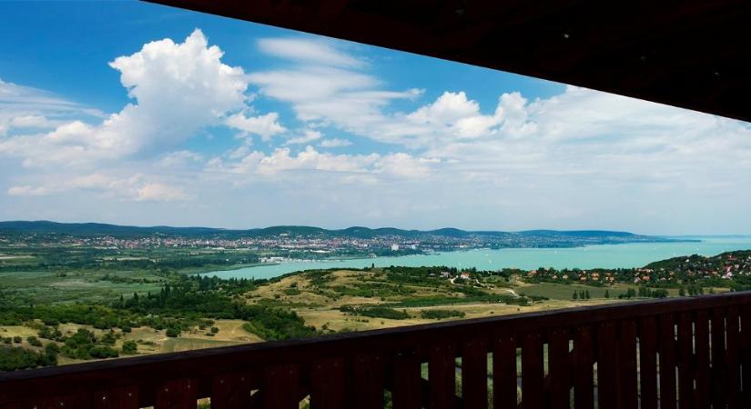 Van egy város a Balatonnál, amelynél különlegesebbet ma nem találsz, ez az egyetlen ilyen az egész megyében