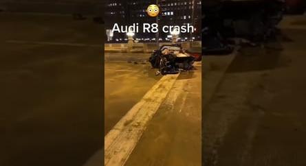 Szabályosan kettészakadt egy Audi R8 a nyílt utcán