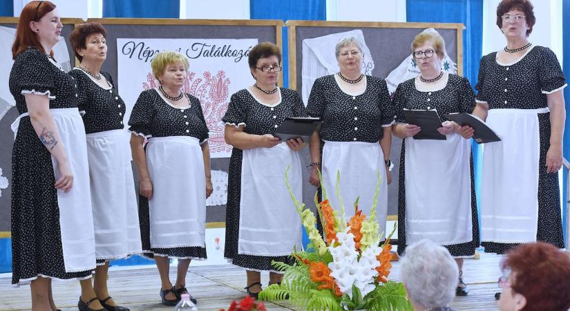 Több év kihagyás után most találkoztak újra a népdalkórusok Kelebián – galériával