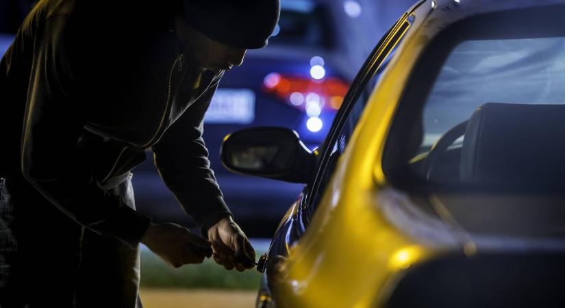 Egy autótolvaj csúnya tréfát űzött egy gyanútlan nyomkövető kütyü tulajdonosával