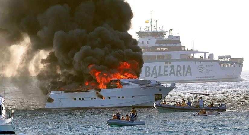 Hajótűz Formenterán – egy jacht teljesen kiégett