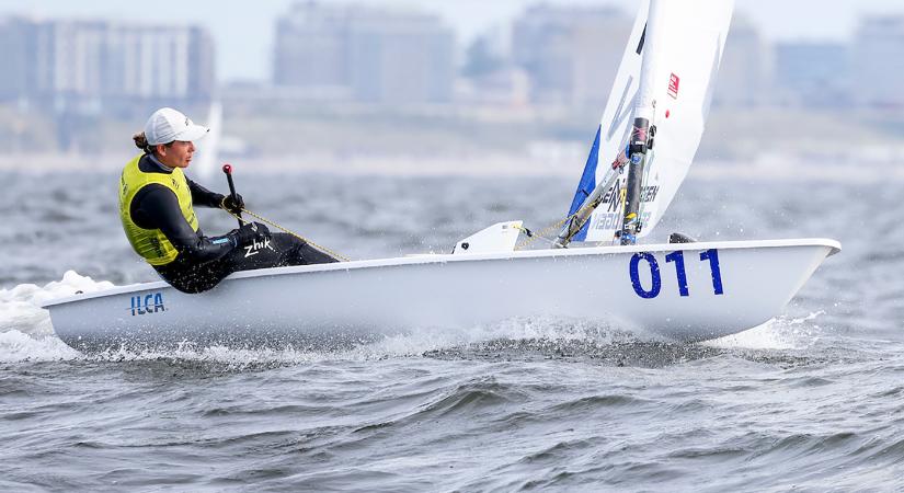 World Sailing VB 2023 – Érdi Mári hat futam után is az élen az olimpiai kvalifikációs világbajnokságon