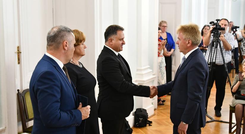 Átadták a Jász-Nagykun-Szolnok Vármegyei Önkormányzat kitüntető díjait