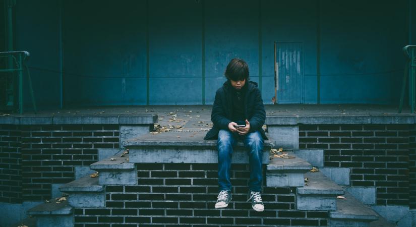 Durván nő a gyerekek online zaklatásainak száma
