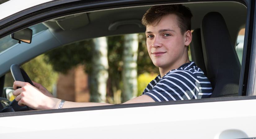 Ingyenes jogosítvány: jó ötlet vagy felelőtlenség?
