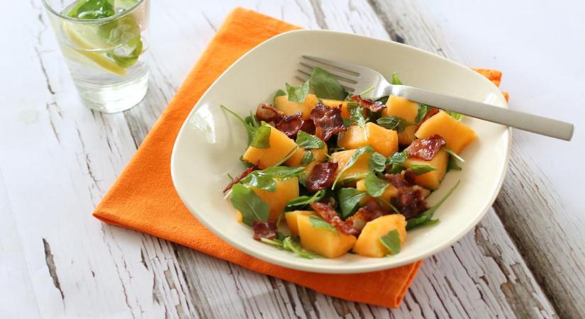 Különleges receptet készítettünk: baconös sárgadinnye-saláta