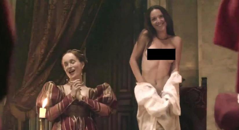 Nézegessen meztelen képeket a magyar színésznő sorozatából!