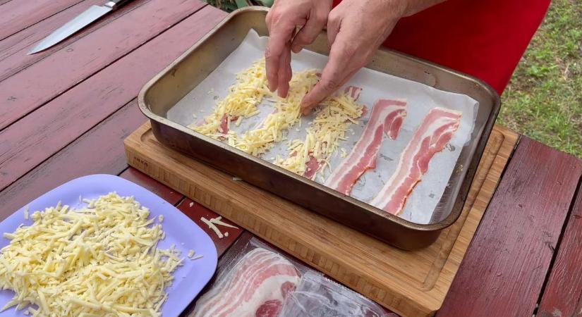 Váratlanul betoppanó vendégek? Csak gyorsan összedobom ezt a fincsi baconös-sajtos leveles tésztát