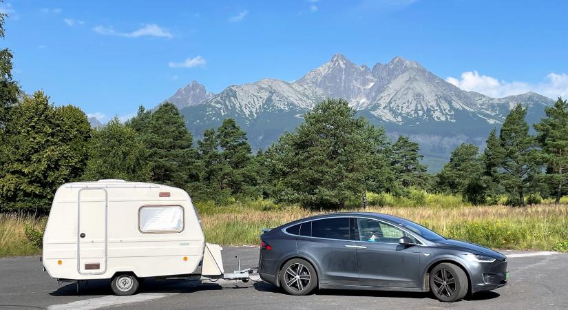 Model X hétköznapok #17: lakókocsival a Tátrába