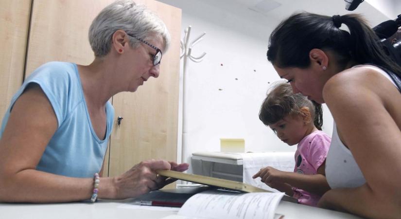 Hétszázból hét védőnő elégedett a szolgálat államosításával