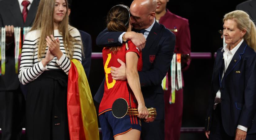 Kitört a botrány: szexuális zaklatással vádolják a spanyol szövetség elnökét