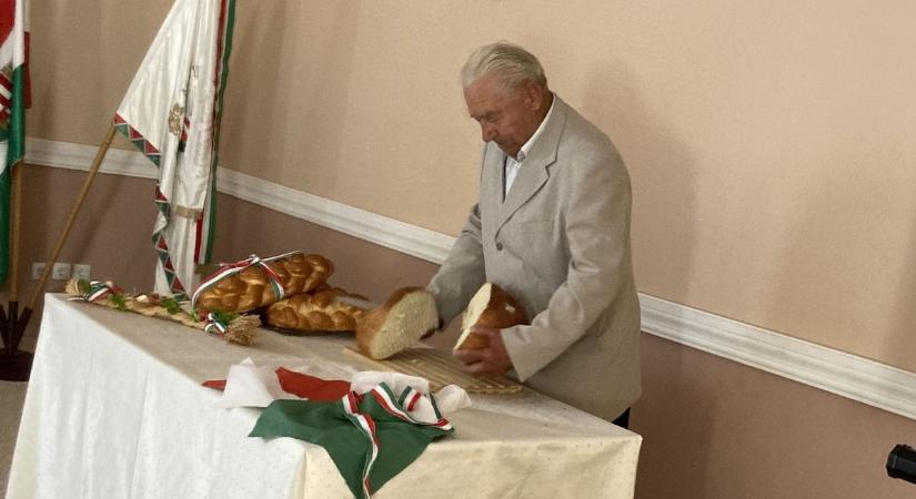 Ászáron sem maradhatott el Szent István örökségének felidézése