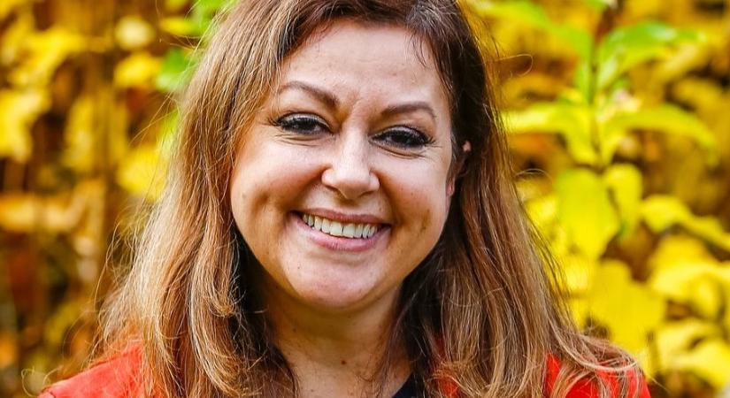 Erdélyi Mónikán röhög a fél internet, röhejesen kellemetlen videók kerültek ki a Mónika show sztárjáról