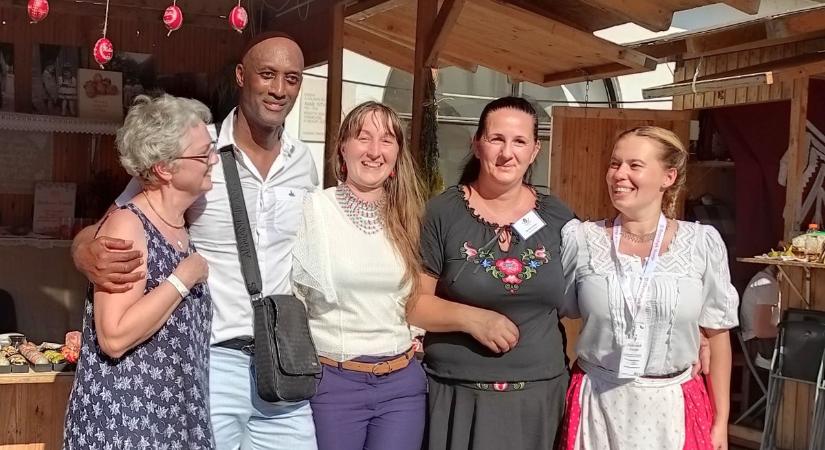 Az alcsúti tojásfestő lány és a magasugró olimpikon találkozása