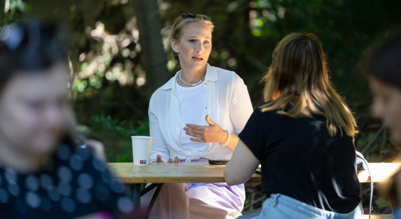 Tenki Réka: „Ne ítélkezz, ismerd meg a másikat, és döntsd el, hogy van-e hozzá közöd vagy sem.”