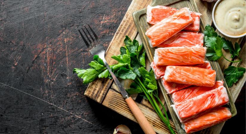 Mit is takar valójában a rákrúd (surimi), és vajon tényleg van benne rák?