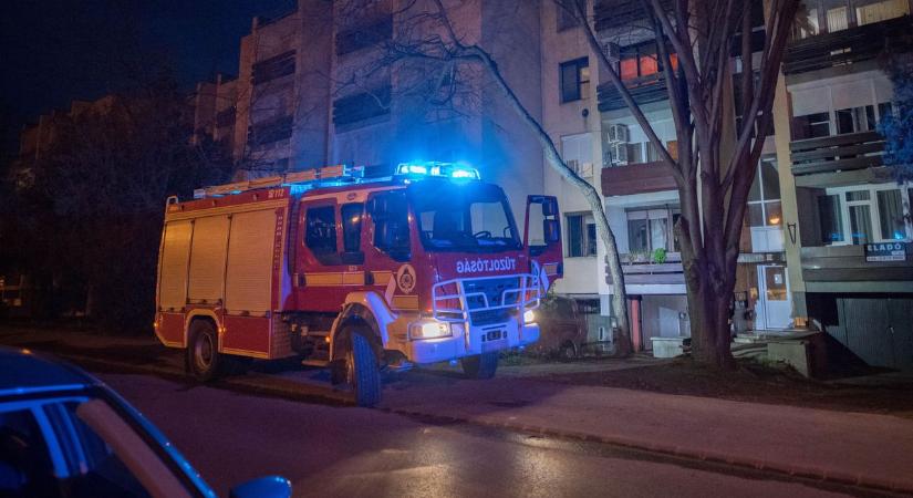 Nagy volt a készültség a Tócóskertben, egy társasházban csaptak fel a lángok